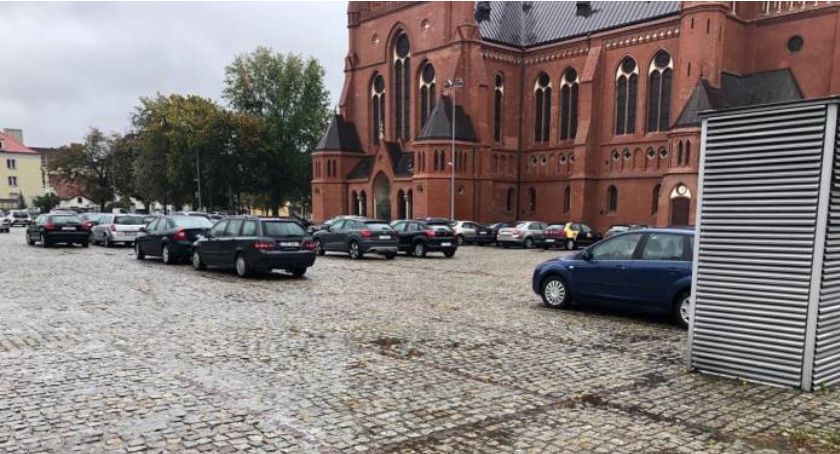 Problem z parkingiem w okolicach starówki? Zostaw pojazd w bezpiecznym miejscu