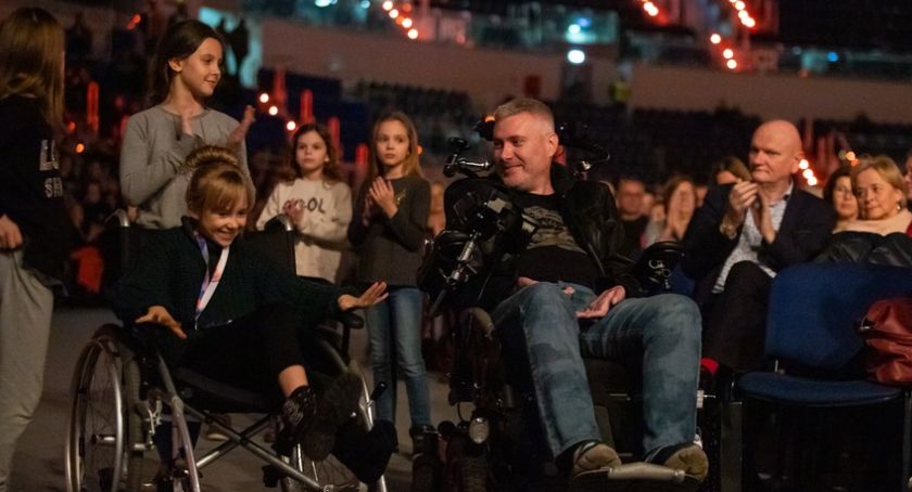 Gwiazdy zaśpiewały dla doktora Pawła Drojeckiego w Arenie Toruń [FOTO]
