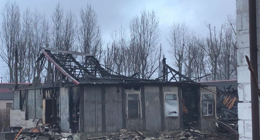 Pożar przy Grudziądzkiej. Budynek w katastrofalnym stanie [FOTO]