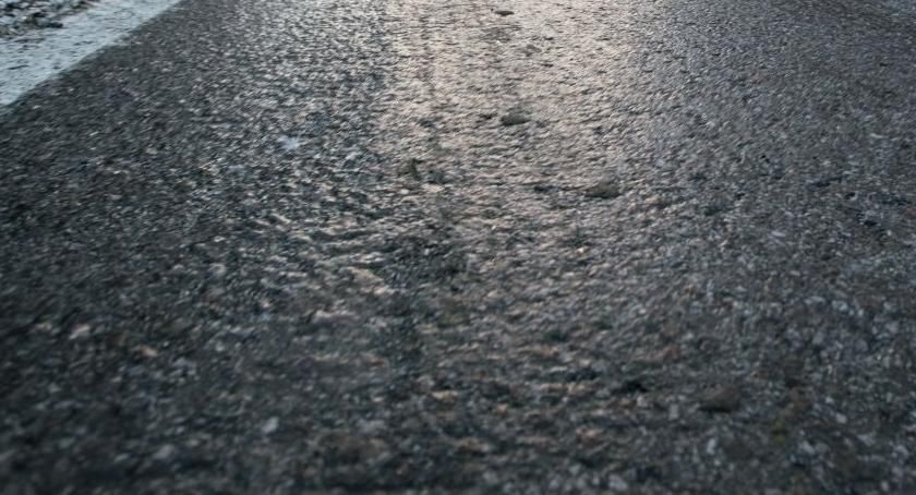 Uwaga kierowcy! Ślizgawica na drogach Torunia i okolic