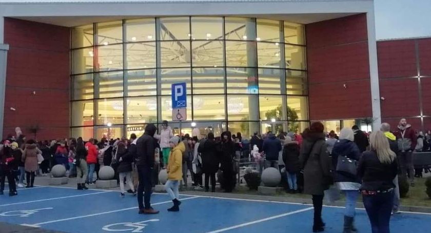 Uwaga! Ewakuacja centrum handlowego Atrium Copernicus w Toruniu