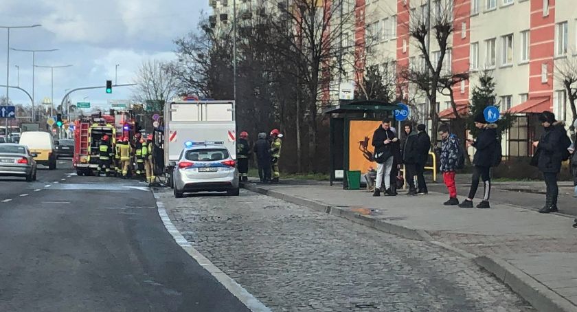 Uwaga kierowcy! Pożar dostawczaka w Toruniu [FOTO]