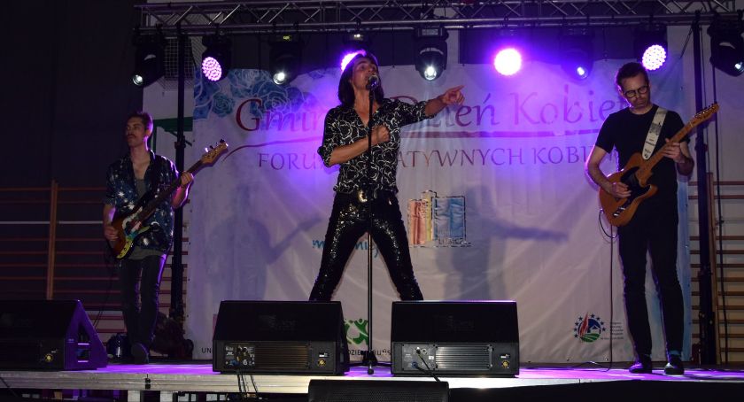 Ivan Komarenko zaśpiewał dla kobiet w gminie Lubicz [FOTO]