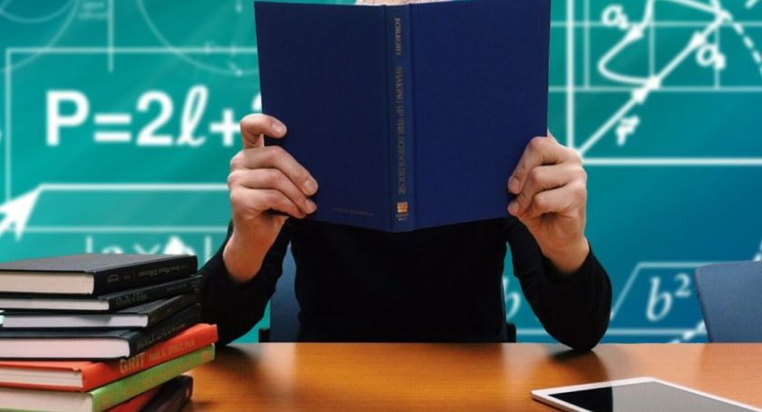 Koronawirus. Uczniowie z Torunia wracają do nauki - w  interaktywnej szkole