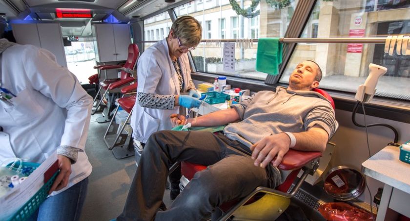 Potrzebna krew. Specjalny ambulans będzie czekać na dawców w Toruniu
