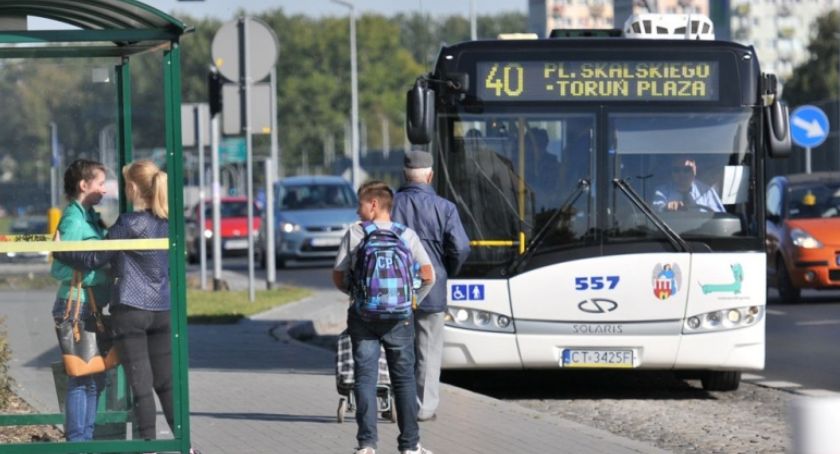 Koronawirus. MZK w Toruniu wprowadza kolejne zmiany w tramwajach i autobusach
