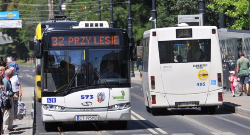 Koronawirus. Kolejne zmiany w komunikacji miejskiej w Toruniu