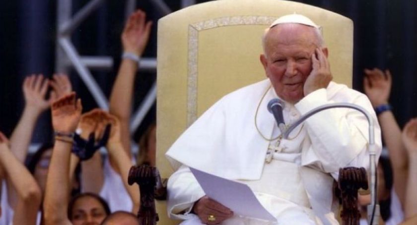 W Toruniu w symboliczny sposób upamiętnimy Jana Pawła II