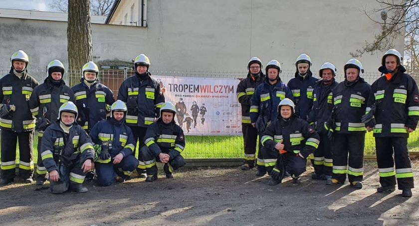 Strażacy ochotnicy z Kawęczyna ruszają z pomocą dla szpitali w Toruniu i Chełmży