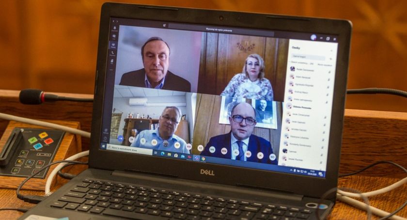 Sejmik województwa pierwszy raz w historii obradował online [FOTO]