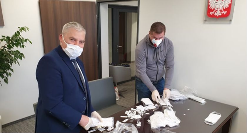 Koronawirus. Rusza dystrybucja specjalnych pakietów dla mieszkańców gminy Łysomice