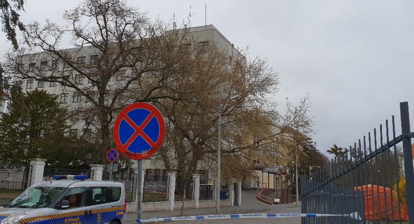 Pielęgniarki ze szpitala zakaźnego w Toruniu zakażone koronawirusem