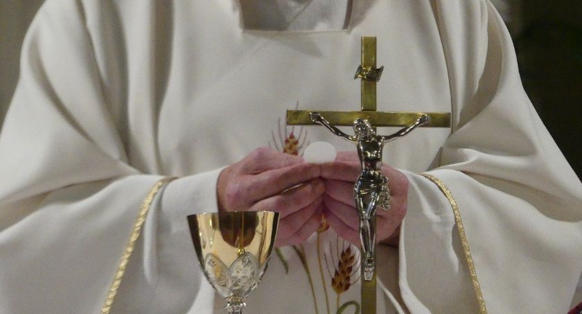 Kwarantanna w toruńskiej parafii. Ksiądz zakażony koronawirusem