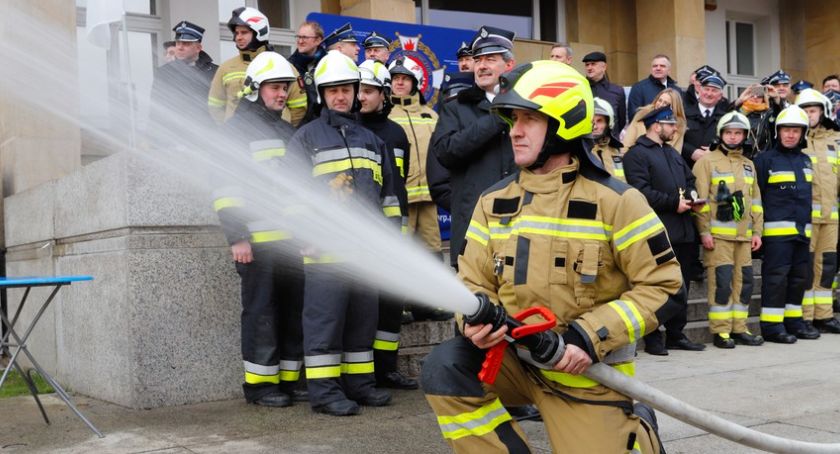 Idą w ogień, by ratować innych. Strażacy obchodzili swoje święto [FOTO]