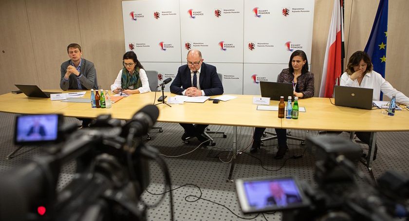 Województwo przeznaczy 740 milionów złotych na walkę z COVID-19