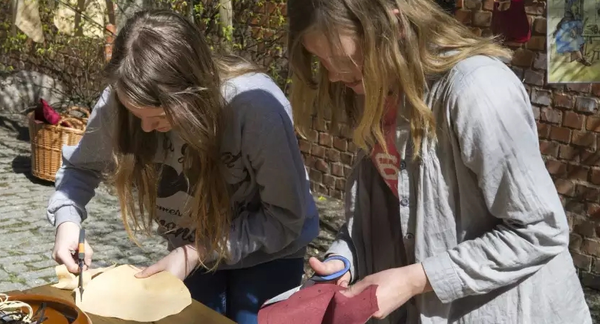 Letnie spotkania z archeologią