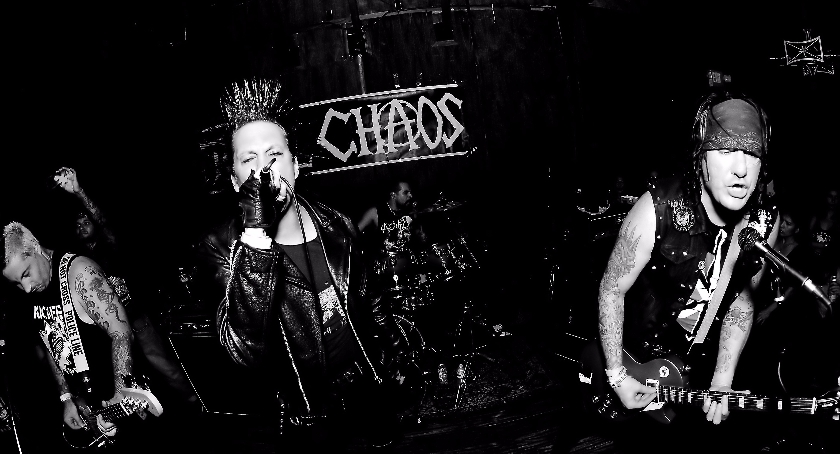 Total Chaos w Dwa Światy
