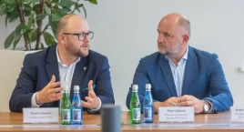 Zdjęcie przedstawia: W pięknej kamienicy w Toruniu zostanie uruchomiony hostel z kawiarnią