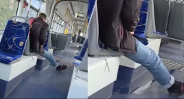 Mężczyzna oddał mocz w trakcie przejazdu tramwajem w…