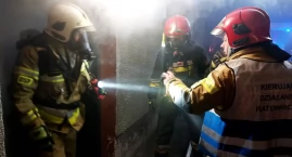 W nocy w bloku w Toruniu wybuchł pożar. Miasto podst…