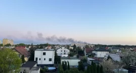 Pożar garażu pod Toruniem. Gęsty dym był widoczny z daleka