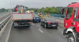 Duży korek na moście drogowym w Toruniu. Trwa akcja służb