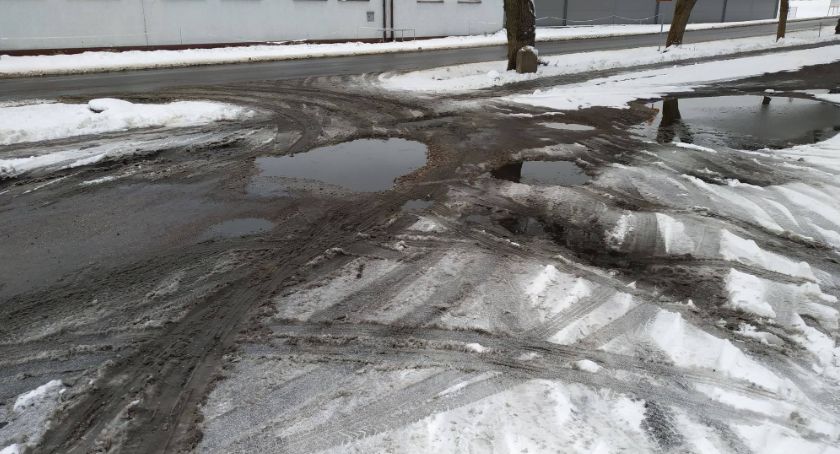 Parking przy cmentarzu znowu na tapecie