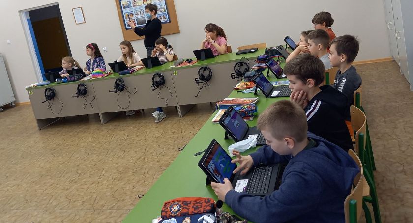 Mają multimedialną pracownię języków obcych
