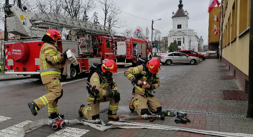 Uratowali archiwum i urząd