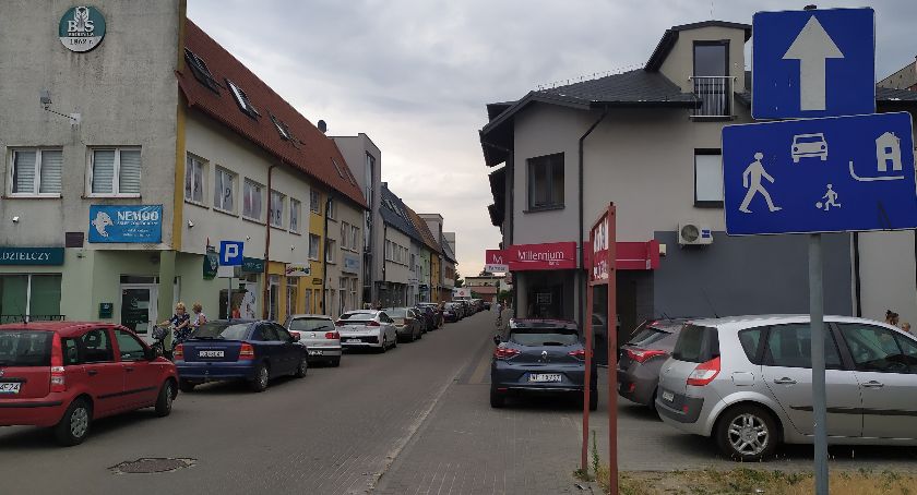 Nie ma gdzie parkować na ul. Pod Arkadami