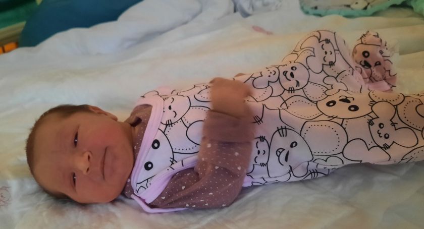 Klara urodziła się w aucie