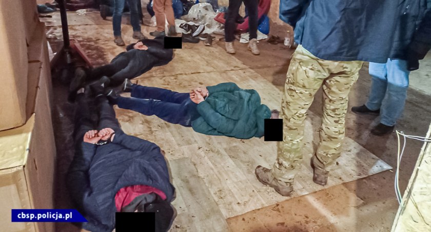 Rozbili międzynarodowy gang produkujący tytoń