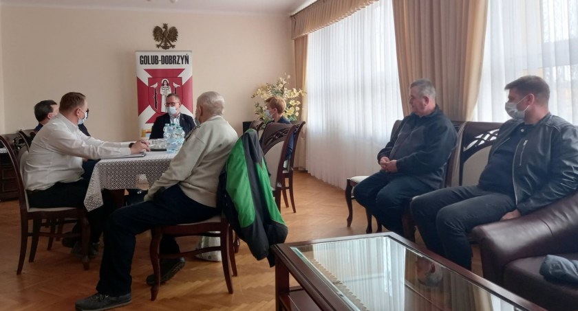 Ubywa chętnych na mieszkania w mieście