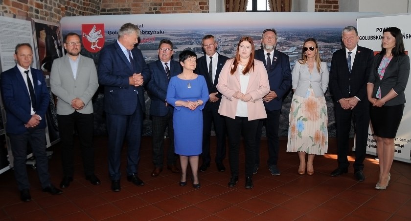Dostali miliony od rządu
