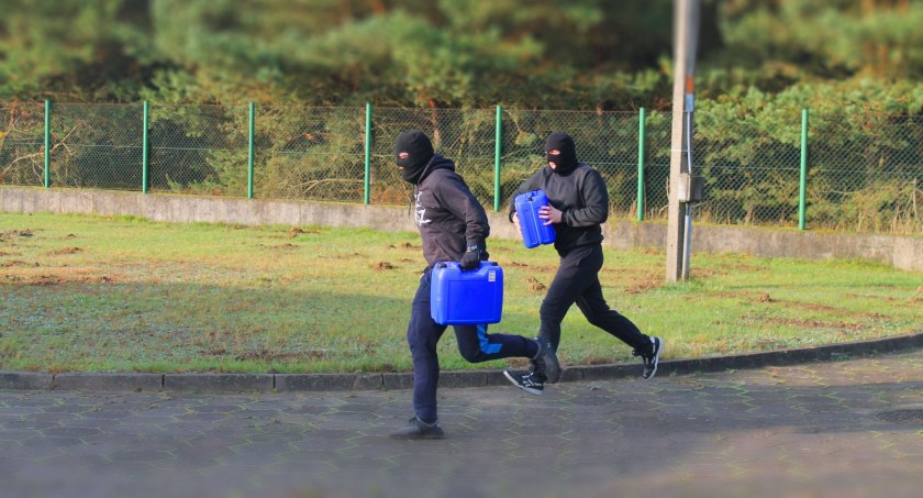 Terroryści opanowali ujęcie wody