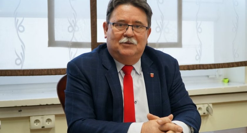 Ile mają radni powiatowi?