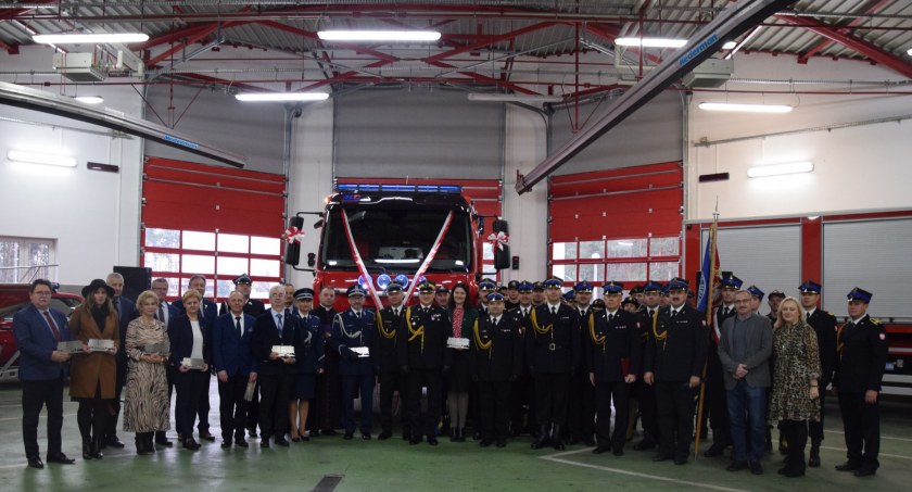 Awanse i nowy wóz dla strażaków