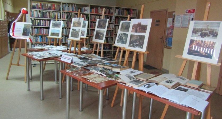 Patriotyczna wystawa w bibliotece