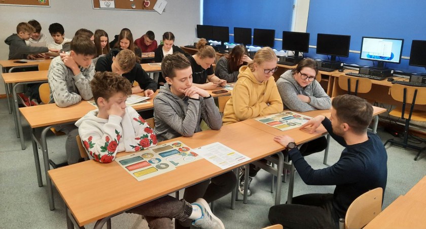 Co to są „fake newsy”? W Działyniu już wiedzą