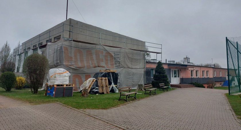 Inwestują w szkoły i drogi