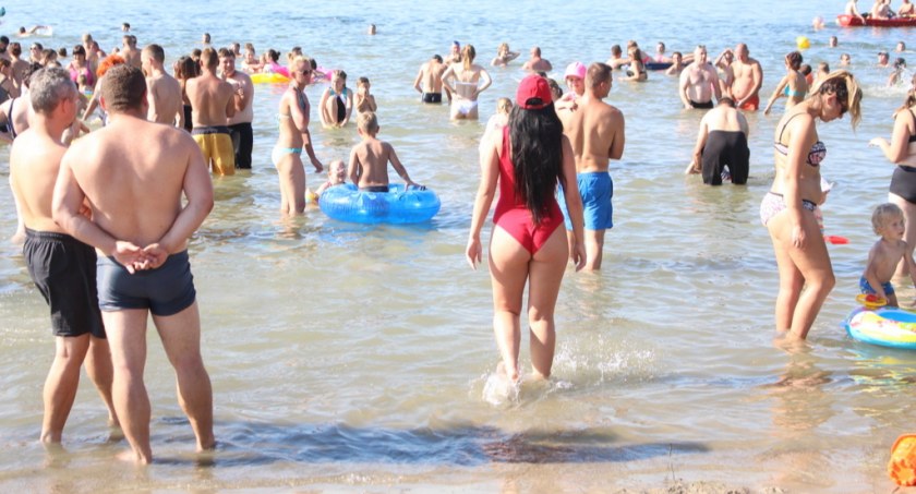Dzieci w rzece bez opieki