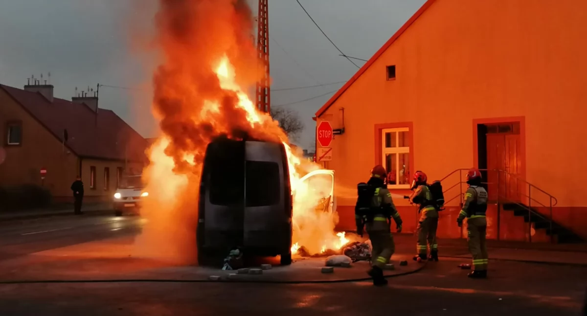 Pożar auta na ul. Piłsudskiego