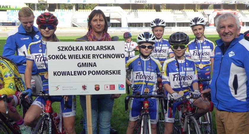 Kolarze na Motoarenie