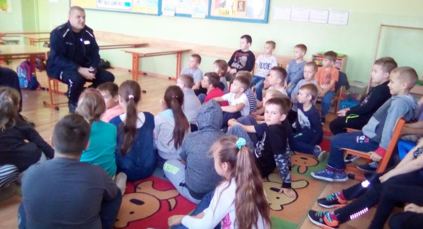 Mundurowi w radomińskiej szkole