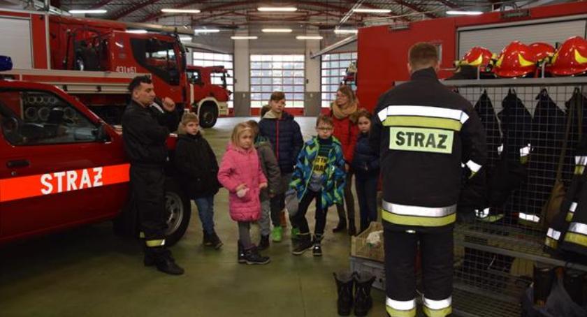 Najmłodsi w roli strażaków