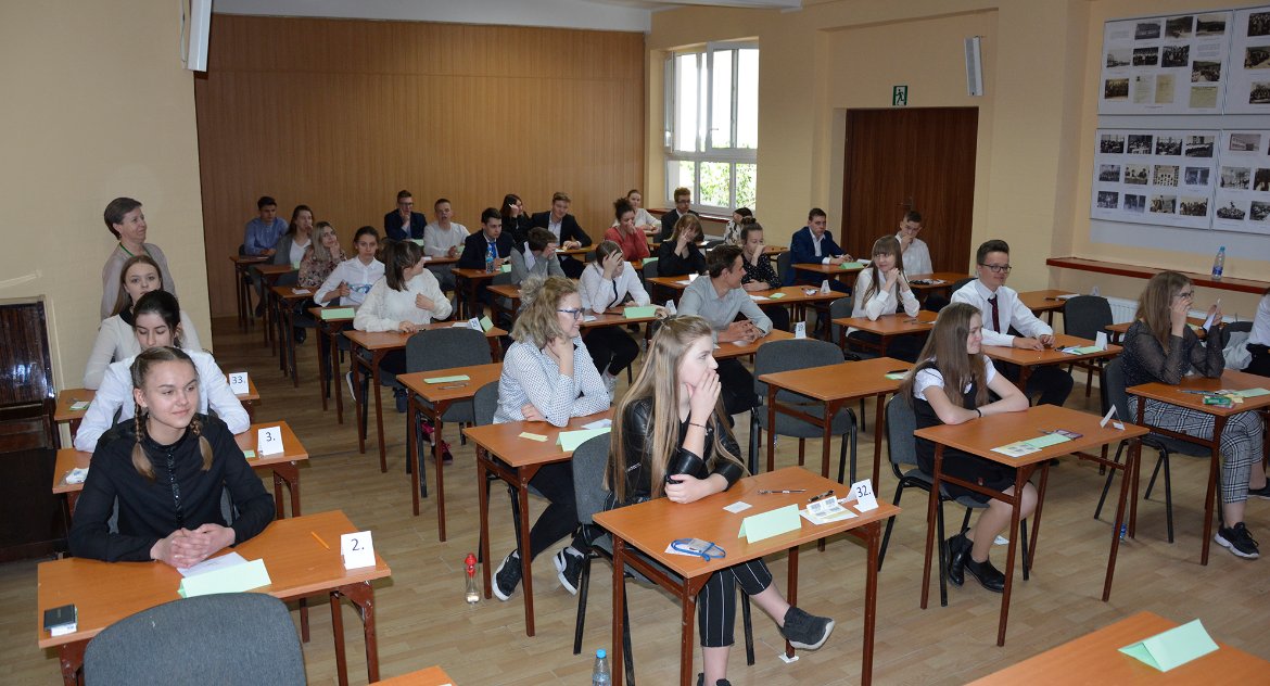 Egzaminy w cieniu strajku