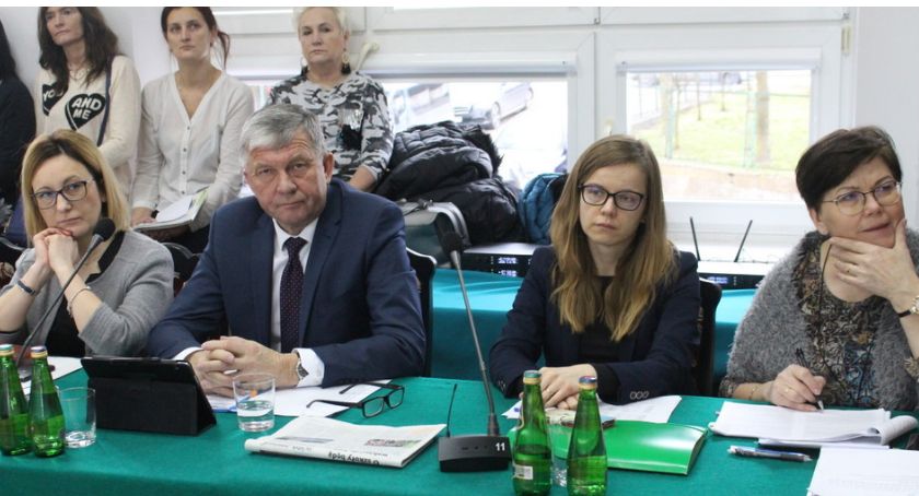 Szkoły zostają bez zmian