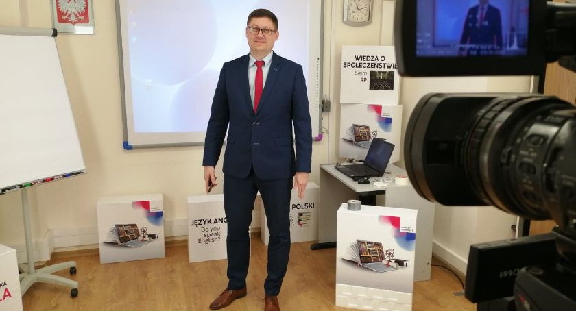 E-Szkoła działa na szeroką skalę