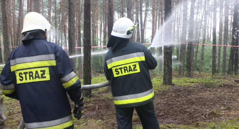 Płonie coraz więcej traw