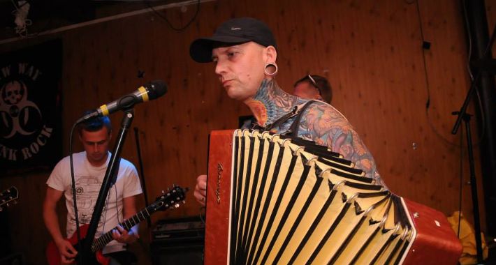Noc w rytmie punk’a